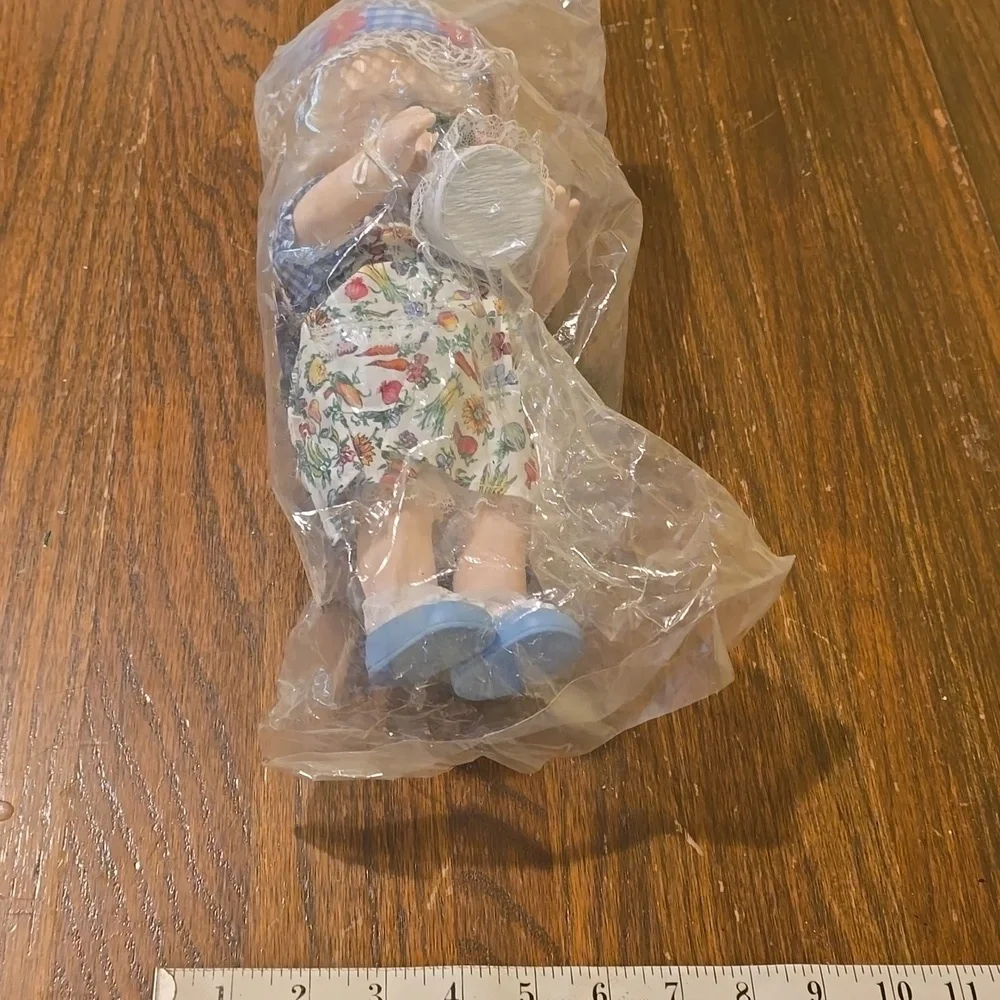 Precious Moments Doll Garden of Friends BLOSSOM August #1462 1st Ed.